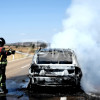 Arde un vehículo que viajaba en dirección a Alburquerque y provoca retenciones en la EX-110