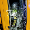 Queda atrapado tras volcar un tráiler a la entrada de Badajoz