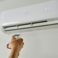 El calor también se nota en el bolsillo: la factura de la luz sube más de un 20 % en agosto