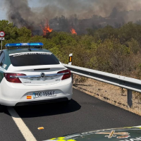 El 112 envía una alerta urgente a los vecinos de Casas de Millán y Grimaldo por el avance del fuego