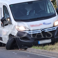 Colisión entre un turismo y una furgoneta en Badajoz