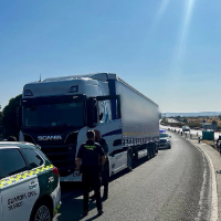 Detenido tras huir por la A-5 con un camión robado y alcanzar los 150 km/h