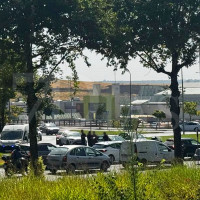 Un motorista de 17 años resulta herido tras colisionar con un turismo en Badajoz
