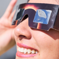 Retiran seis modelos de gafas en España para ver el eclipse por riesgo de lesiones oculares