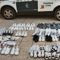 Sin carné, sin seguro y sin ITV: así pillaron a un vendedor de calzado falso en Almendralejo