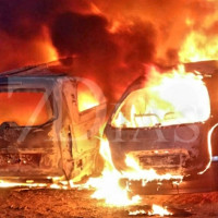 Varios vehículos arden en la vía pública esta madrugada en Badajoz