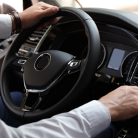 Una nueva norma permitirá pasar del coche automático al manual sin repetir el examen práctico