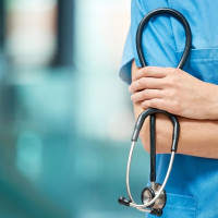 SATSE denuncia “mercadeo” de profesionales sanitarios