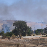 Sofocan un incendio en las traseras del Carrefour de Valverde