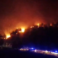 Permiten volver a los evacuados, pero Casas de Millán sigue confinada por el incendio