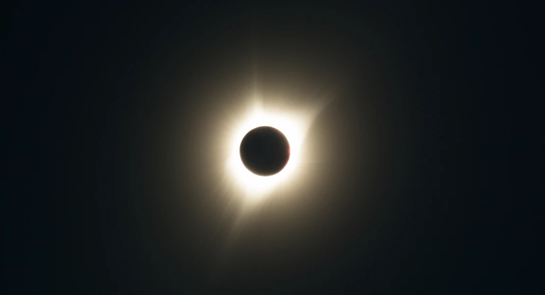 Meteored prevé una jornada calurosa y con posibles tormentas para el día del eclipse