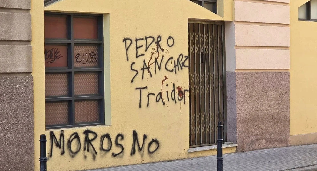 El PSOE carga contra la Junta por oponerse "por tierra, mar y aire" a la acogida de menores