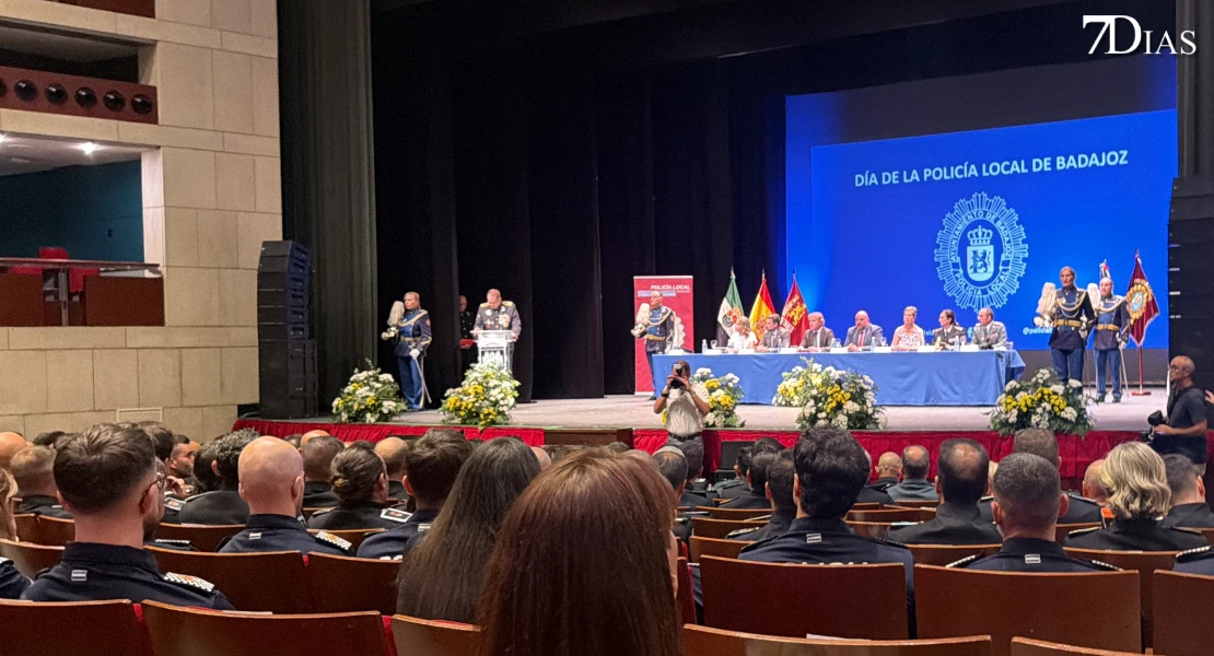 La Policía Local de Badajoz celebra su día con una entrega de medallas y condecoraciones