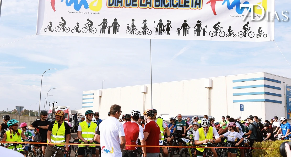 3.000 personas disfrutan del Día de la Bicicleta en Badajoz