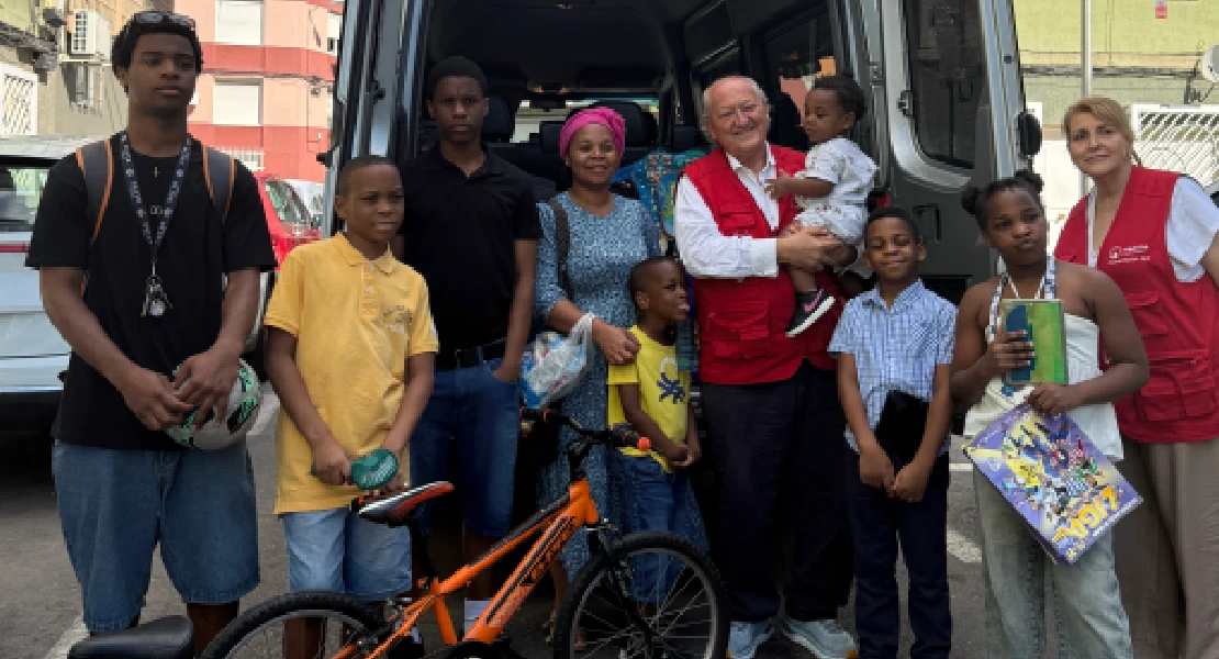 Una madre y sus siete hijos de Guinea se trasladan de Madrid a Siruela para comenzar una nueva vida