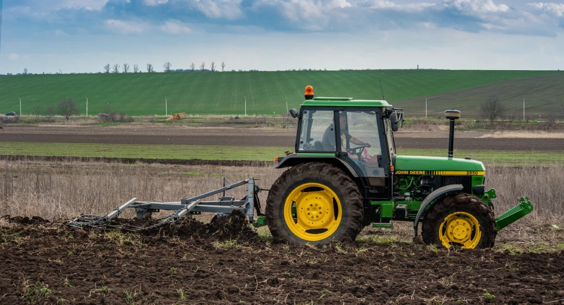 Más de 18.000 agricultores extremeños recibirán a partir de este viernes las ayudas para fertilizantes