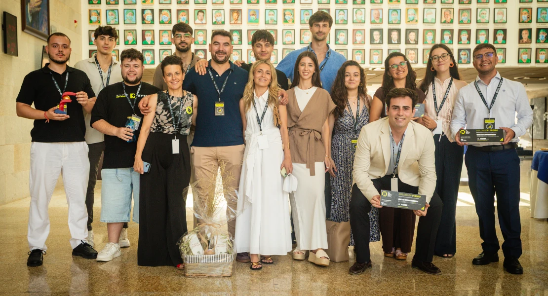 ¿Tienes un TFG o TFM en el cajón? Podrían premiarte con 2.500 € en Extremadura
