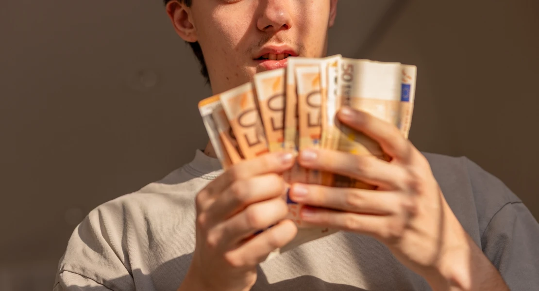 El Gobierno recuerda a los jóvenes que pueden pedir los 400 € del Bono Cultural