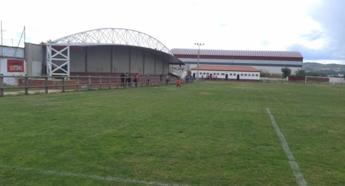 El CD Badajoz denuncia amenazas y agresiones durante el partido ante el Villar del Rey