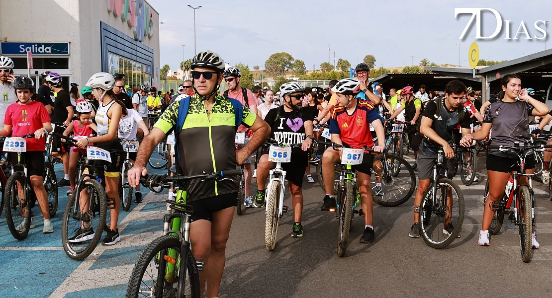 3.000 personas disfrutan del Día de la Bicicleta en Badajoz