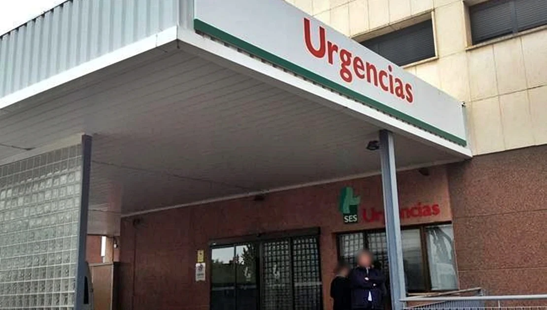 Un hombre herido tras una colisión entre un coche y una moto en Badajoz