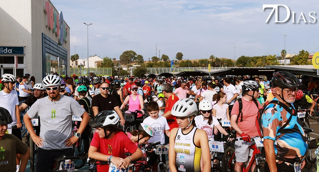 3.000 personas disfrutan del Día de la Bicicleta en Badajoz