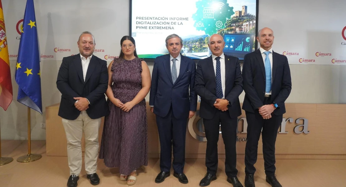 La Junta de Extremadura reduce un 57% los tiempos de tramitación y un 70% la documentación exigida