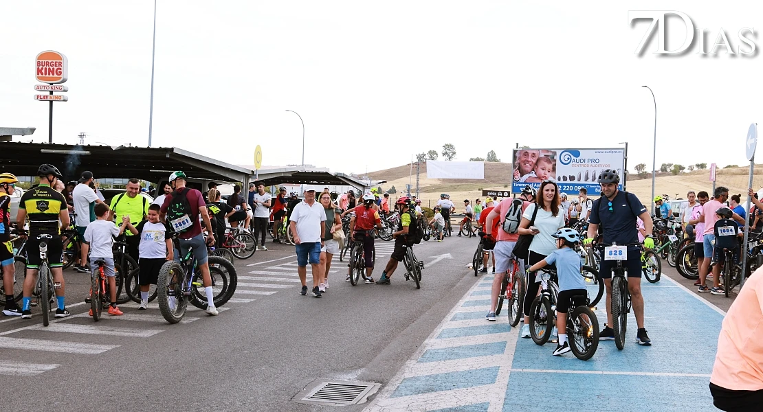 3.000 personas disfrutan del Día de la Bicicleta en Badajoz
