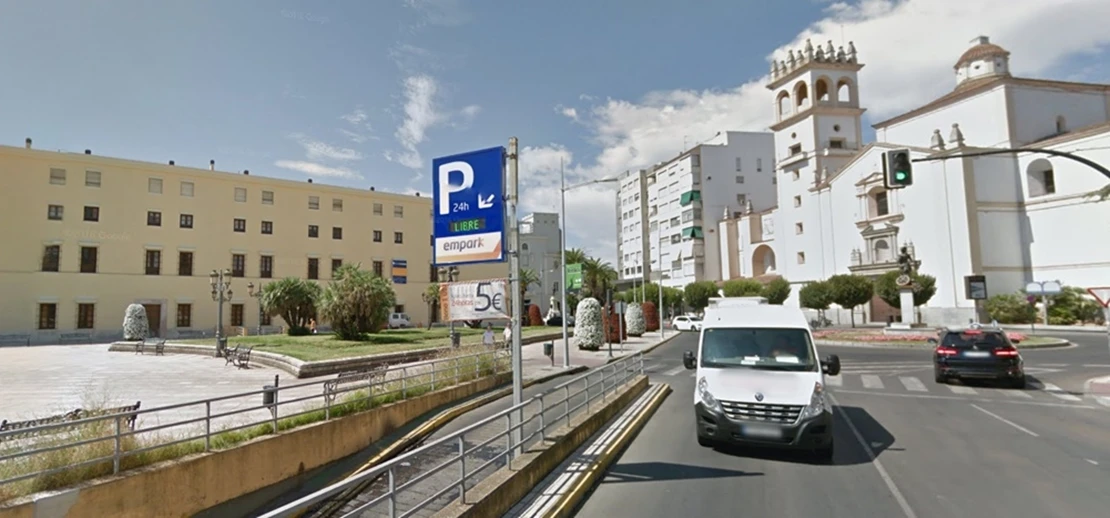 Descuentos en los parkings San Atón y Menacho para facilitar las compras en Menacho