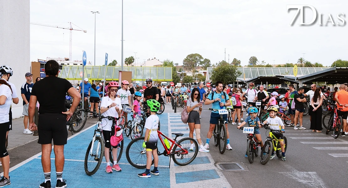 3.000 personas disfrutan del Día de la Bicicleta en Badajoz