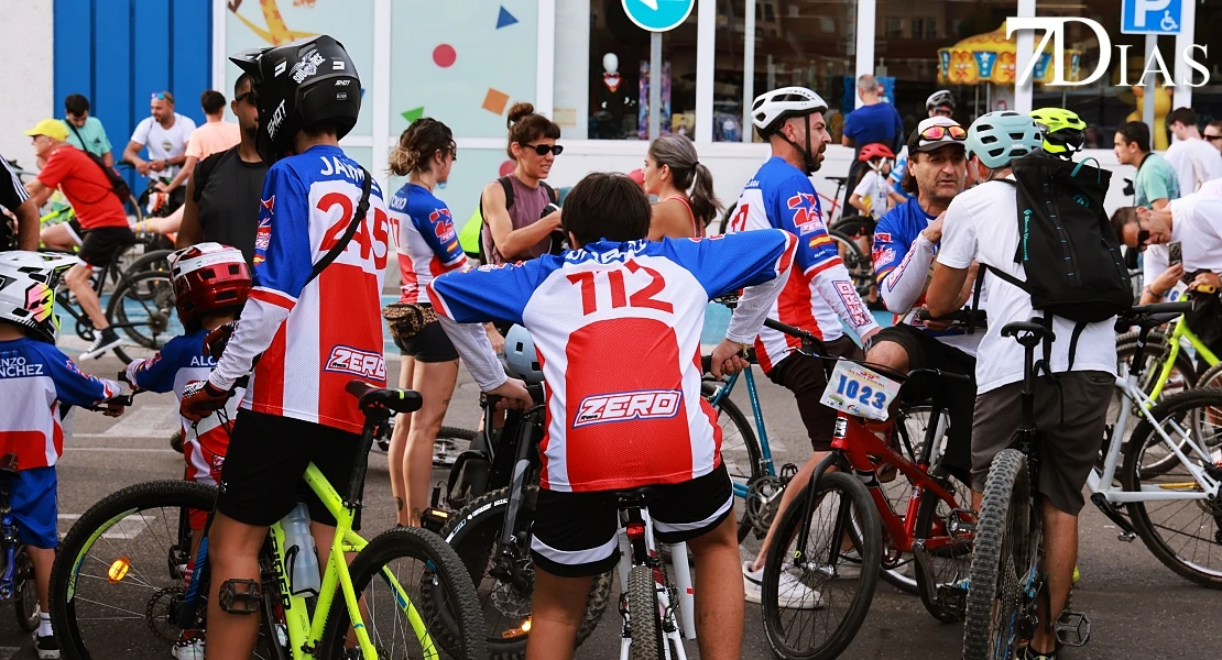 3.000 personas disfrutan del Día de la Bicicleta en Badajoz