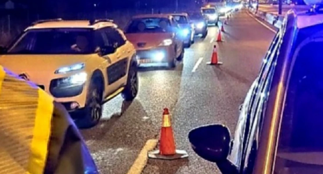 Un motorista herido tras accidentarse en la carretera de Sevilla