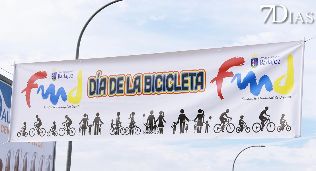 3.000 personas disfrutan del Día de la Bicicleta en Badajoz