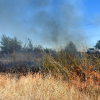 Incendio forestal junto a Valdebotoa: Bomberos de Badajoz trabajan en la extinción