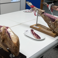 ¿Cuál será el mejor jamón de Extremadura? Ocho jueces lo decidirán