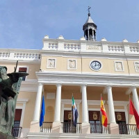 El Ayto. de Badajoz abre una negociación para cambiar las condiciones de su plantilla