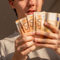 El Gobierno recuerda a los jóvenes que pueden pedir los 400 € del Bono Cultural