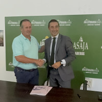APAG Extremadura Asaja y la AECC se alían para acercar la prevención al sector agrario extremeño
