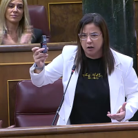 Una diputada del PP expulsada del Congreso por mostrar un spray de pimienta