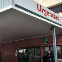 Un hombre herido tras una colisión entre un coche y una moto en Badajoz