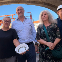 Encuentran un tesoro perdido del siglo XVIII durante las obras de la muralla de Cáceres