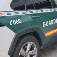 Un hombre se atrinchera en una vivienda tras presuntamente matar a su pareja