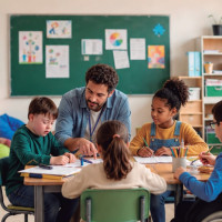 Exigen una norma estatal que garantice profesorado y reducción de ratios en Extremadura