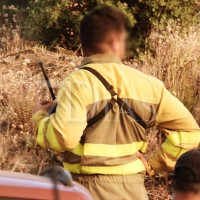 El incendio de Arroyomolinos continúa activo y permanece en fase de extinción con 21 intervinientes