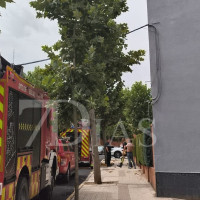 Los bomberos acuden a la barriada de Las 500 (BA)