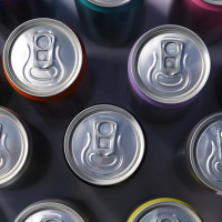 Piden prohibir la venta y consumo de bebidas energéticas a menores