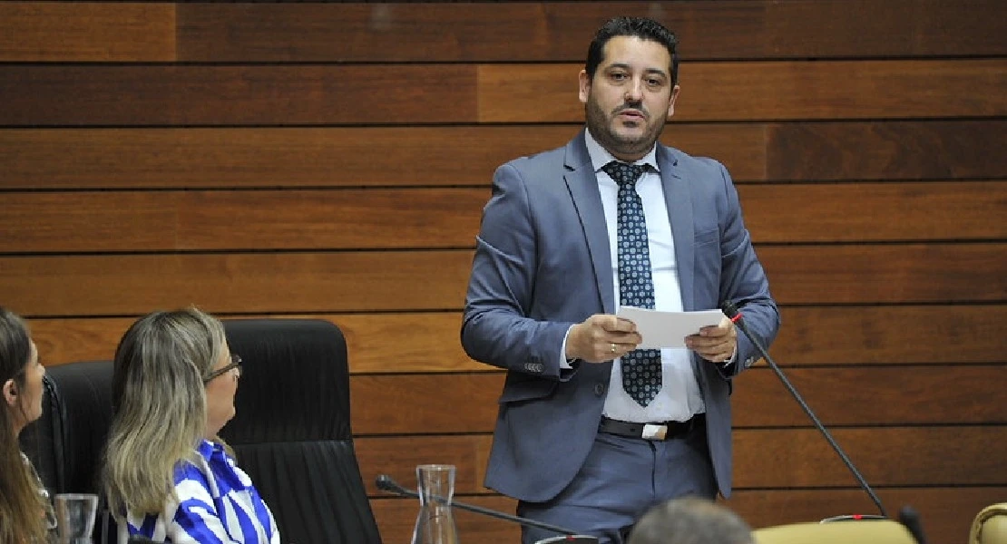 Exigen a Guardiola que aclare su postura sobre la regulación de los centros de datos
