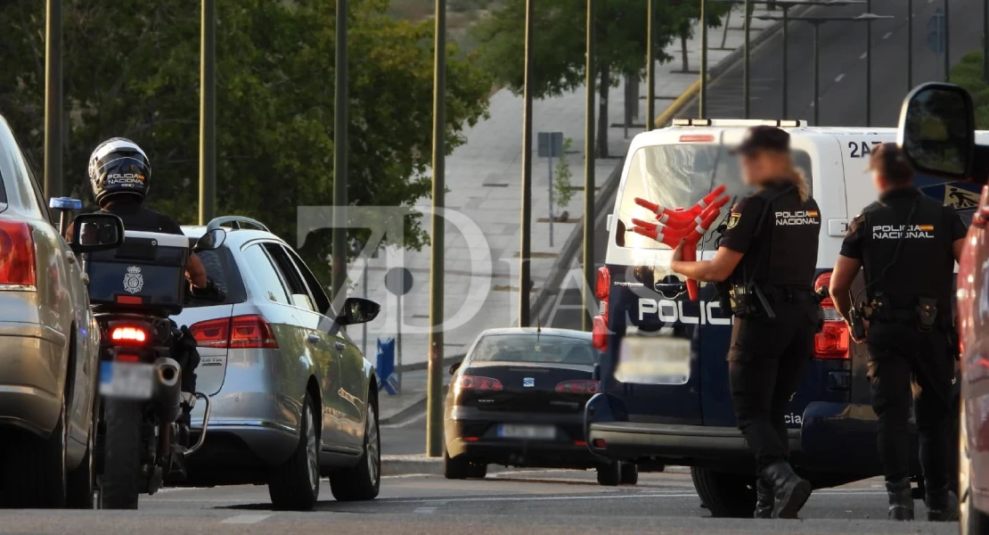 La Policía despliega un amplio dispositivo de controles en varios puntos de Badajoz