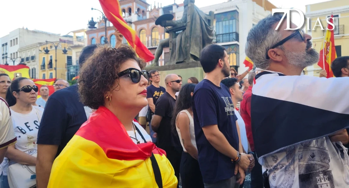 Badajoz se vuelca con el pueblo ceutí en la plaza de España