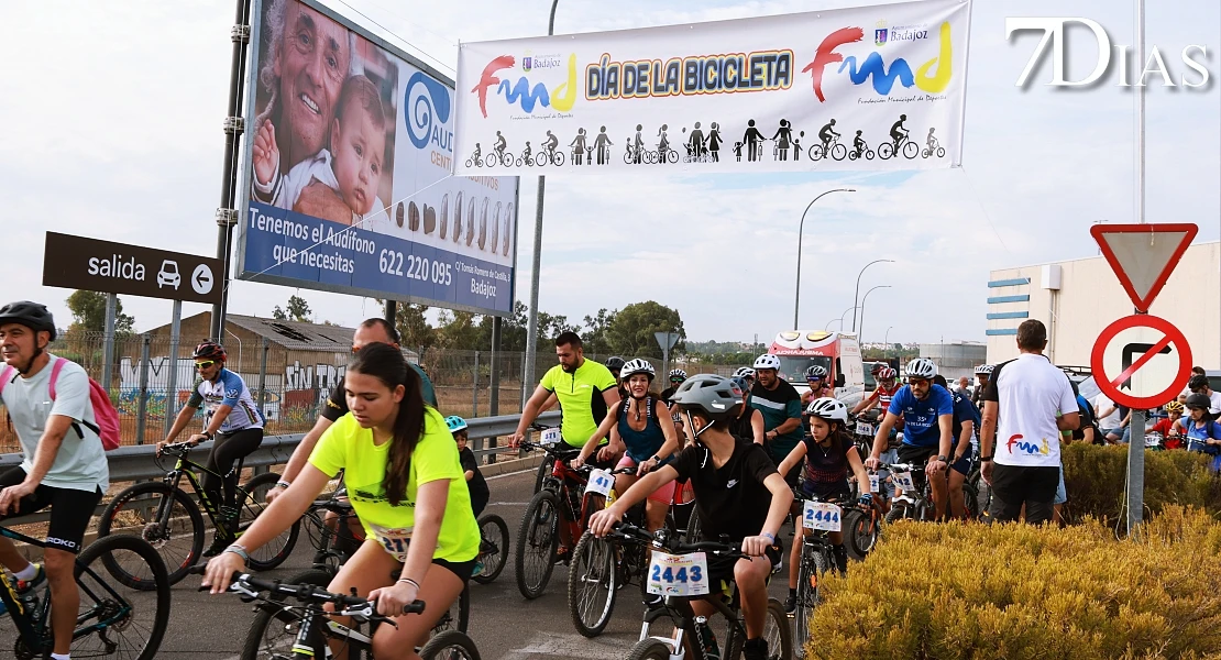 3.000 personas disfrutan del Día de la Bicicleta en Badajoz
